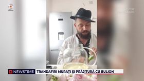 Trandafiri murați și prăjitură cu bulion